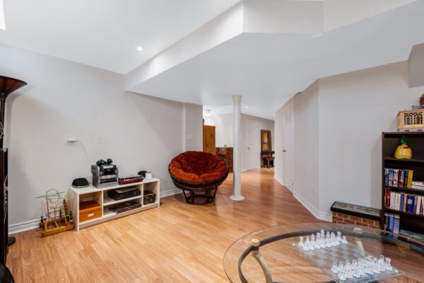 53-Kinross-Avenue-Brooklin-Web-Salisbury-56