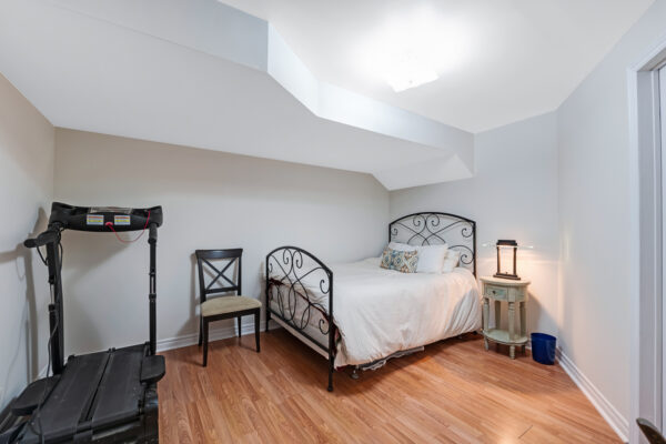 53-Kinross-Avenue-Brooklin-Web-Salisbury-57