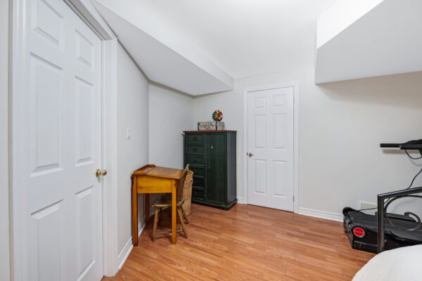 53-Kinross-Avenue-Brooklin-Web-Salisbury-58