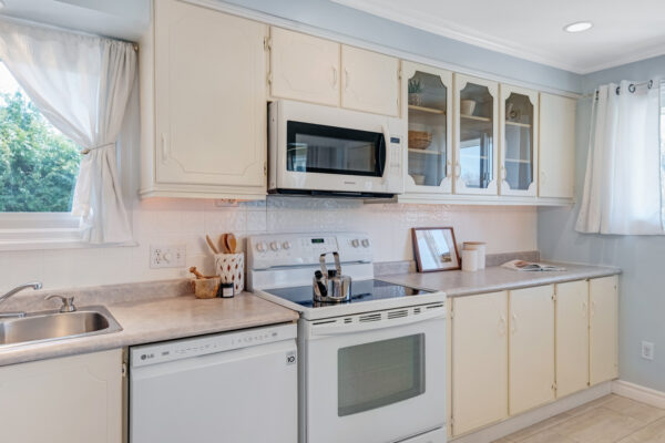 655-Perry-Crescent-Oshawa-Web-Salisbury-16