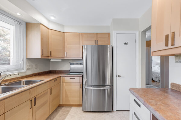 679-Demaris-Court-Burlington-Web-Salisbury-24