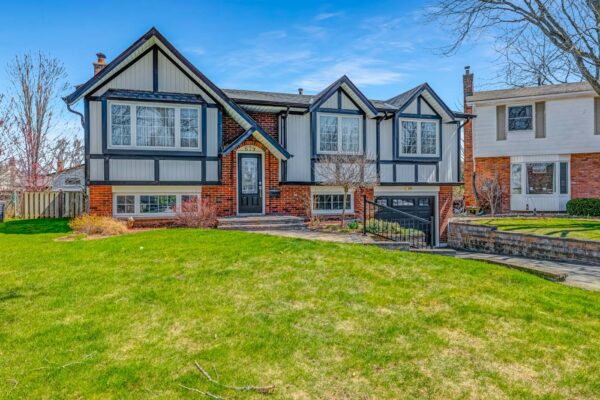 679-Demaris-Court-Burlington-Web-Salisbury-7