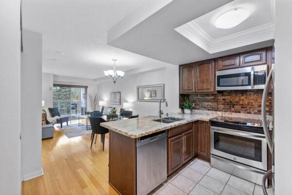 900-Bogart-Mill-Trail-#216-Newmarket-Web-Salisbury-12
