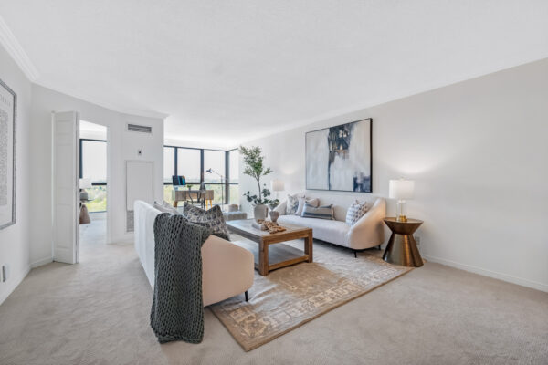 1-Concorde-Place-#1004-Toronto-Web-Salisbury-13