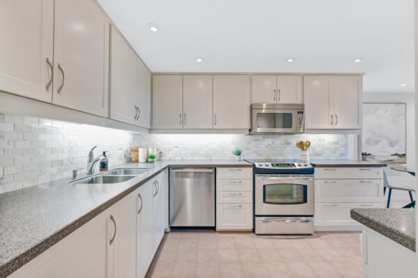 1-Concorde-Place-#1004-Toronto-Web-Salisbury-27