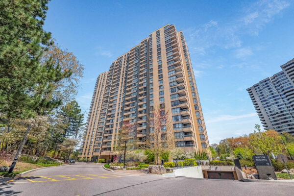 1-Concorde-Place-#1004-Toronto-Web-Salisbury-3