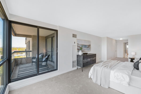 1-Concorde-Place-#1004-Toronto-Web-Salisbury-40