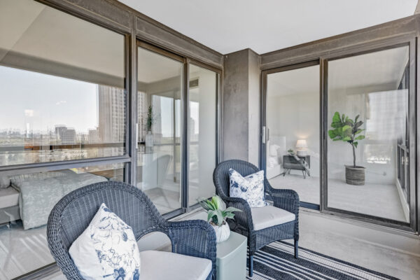 1-Concorde-Place-#1004-Toronto-Web-Salisbury-43