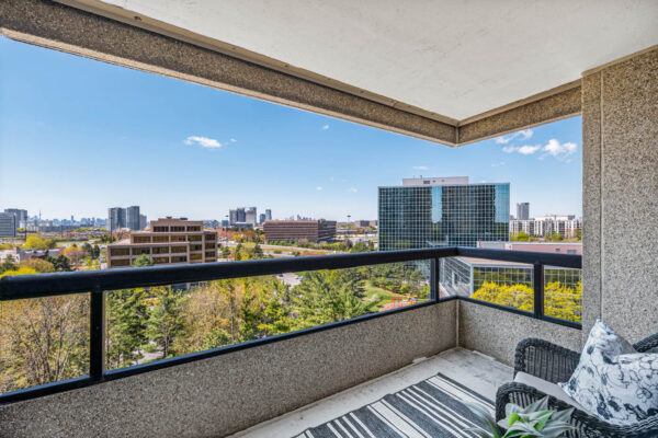 1-Concorde-Place-#1004-Toronto-Web-Salisbury-44