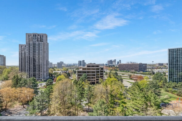 1-Concorde-Place-#1004-Toronto-Web-Salisbury-45