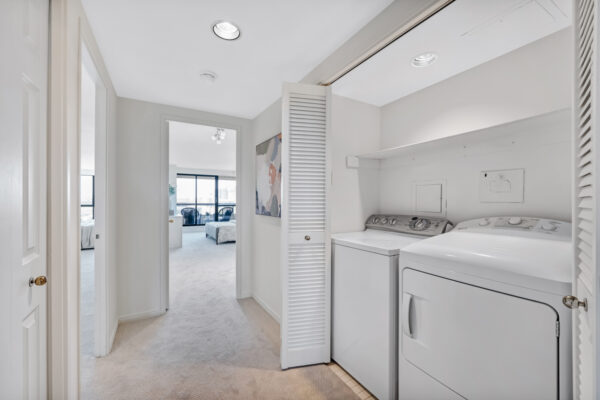 1-Concorde-Place-#1004-Toronto-Web-Salisbury-58