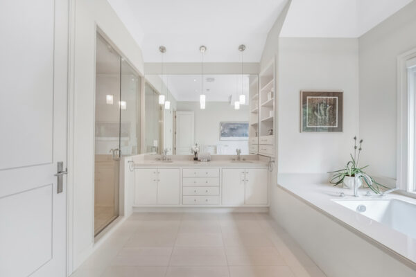 15-Delavan-Avenue-Toronto-Web-Salisbury-55