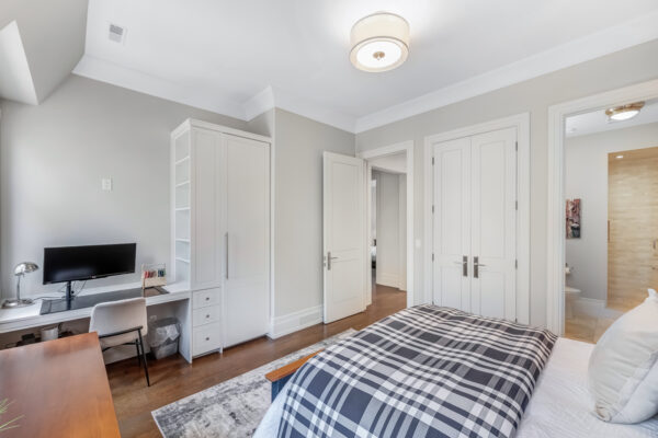 15-Delavan-Avenue-Toronto-Web-Salisbury-61