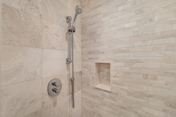 15-Delavan-Avenue-Toronto-Web-Salisbury-63