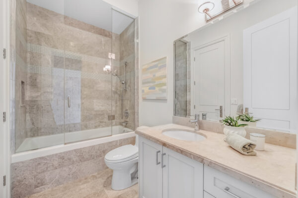 15-Delavan-Avenue-Toronto-Web-Salisbury-67