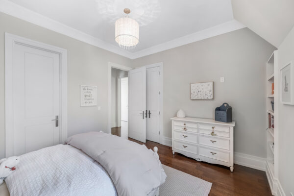 15-Delavan-Avenue-Toronto-Web-Salisbury-69