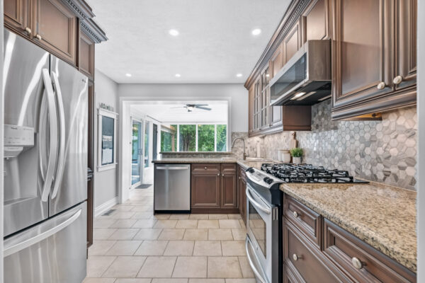 21-Page-Avenue-Toronto-Web-Salisbury-16