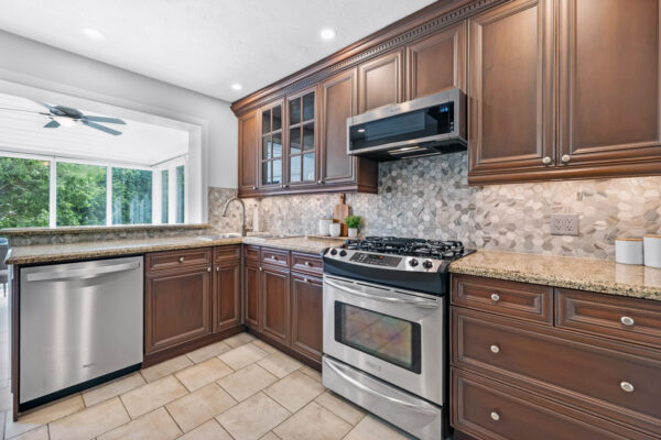 21-Page-Avenue-Toronto-Web-Salisbury-17