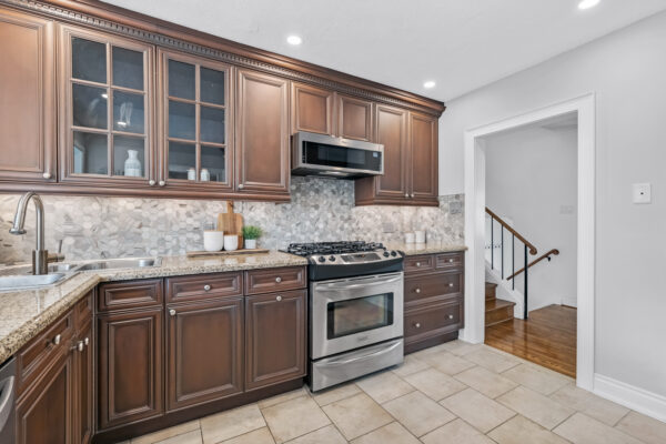 21-Page-Avenue-Toronto-Web-Salisbury-18