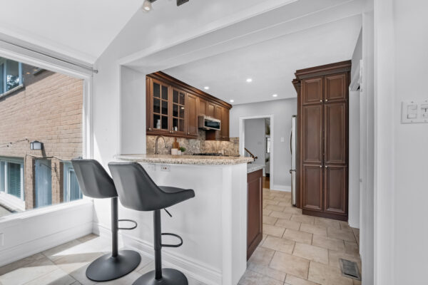 21-Page-Avenue-Toronto-Web-Salisbury-21