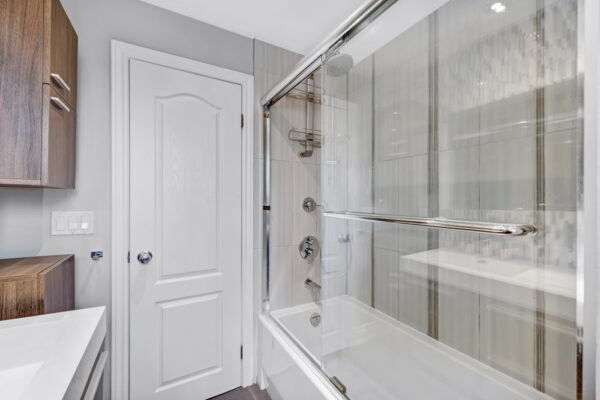 21-Page-Avenue-Toronto-Web-Salisbury-34