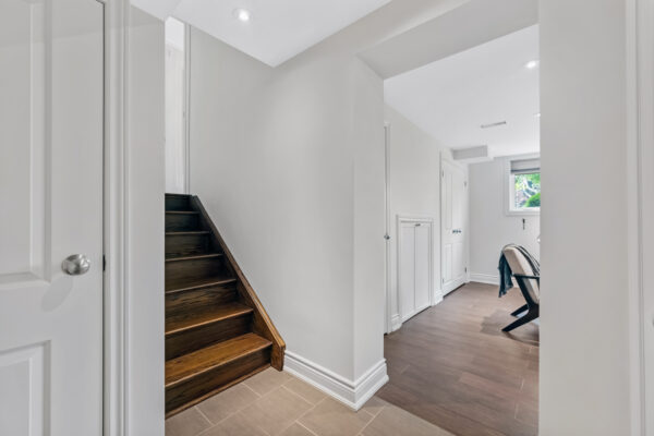 21-Page-Avenue-Toronto-Web-Salisbury-43