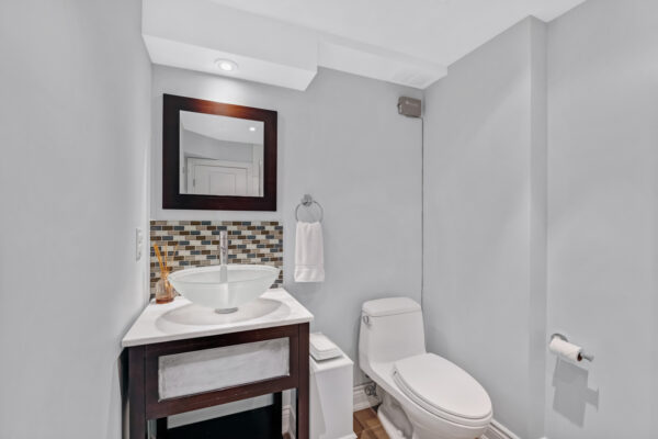 21-Page-Avenue-Toronto-Web-Salisbury-48