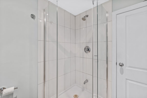 21-Page-Avenue-Toronto-Web-Salisbury-49