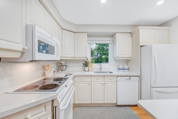 219-Goldhawk-Trail-Toronto-Web-Salisbury-17