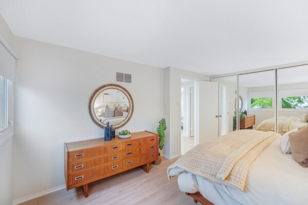 219-Goldhawk-Trail-Toronto-Web-Salisbury-26