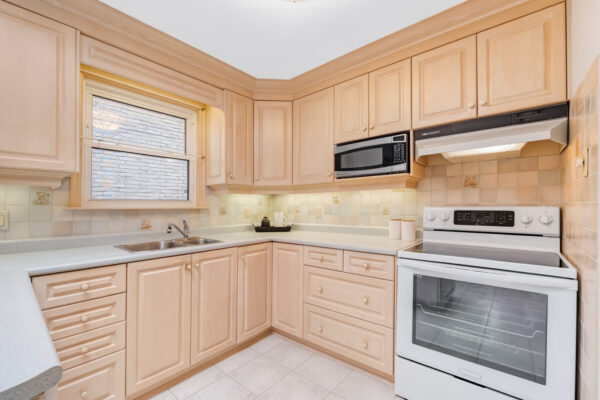 273-Dunview-Avenue-Toronto-Web-Salisbury-16