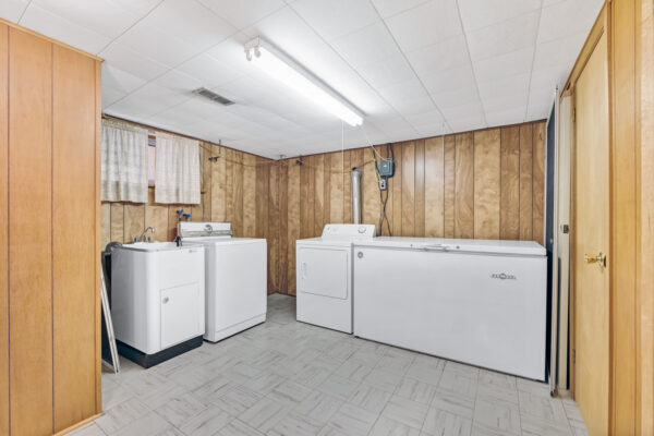 273-Dunview-Avenue-Toronto-Web-Salisbury-46