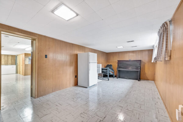 273-Dunview-Avenue-Toronto-Web-Salisbury-47