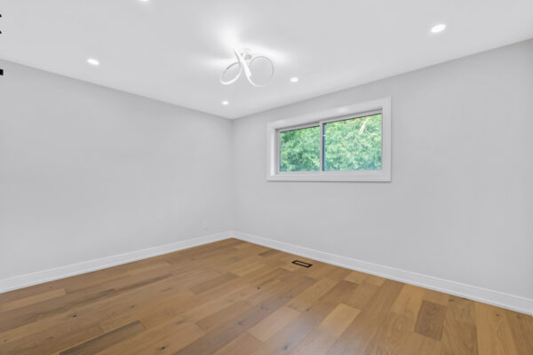 30-Snowcrest-Avenue-Toronto-Web-Salisbury-37