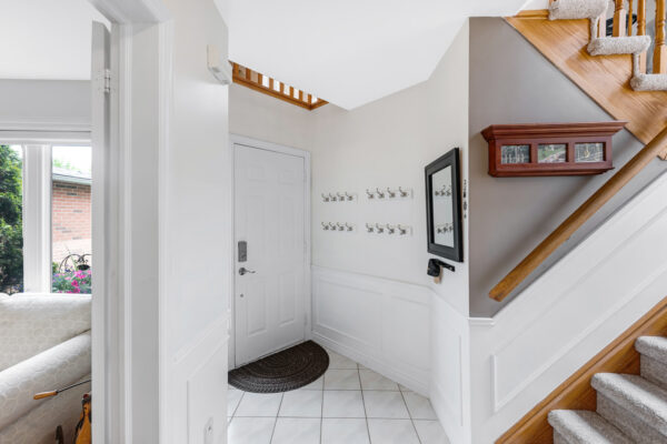 353-Pickering-Crescent-Newmarket-Web-Salisbury-10