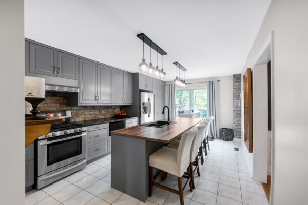 353-Pickering-Crescent-Newmarket-Web-Salisbury-17