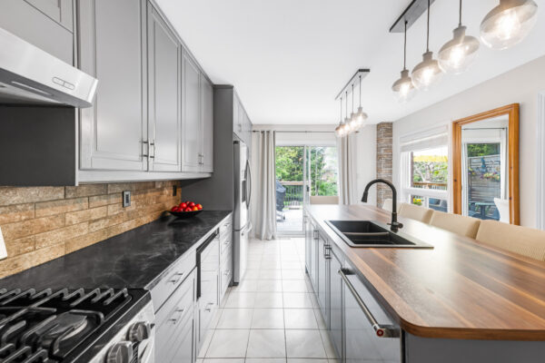 353-Pickering-Crescent-Newmarket-Web-Salisbury-19