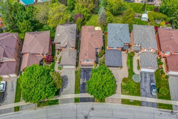 353-Pickering-Crescent-Newmarket-Web-Salisbury-3