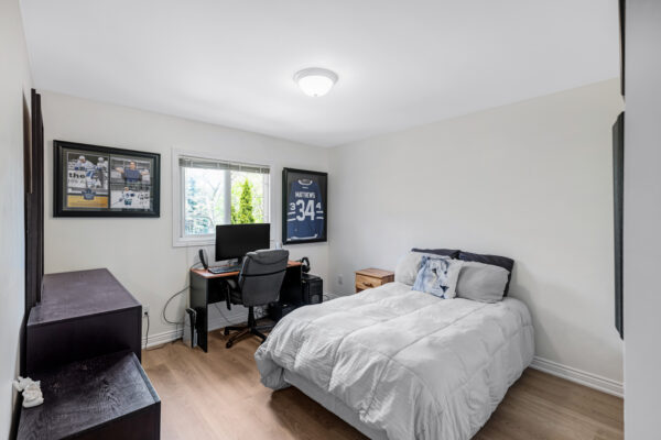 353-Pickering-Crescent-Newmarket-Web-Salisbury-32