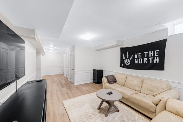 353-Pickering-Crescent-Newmarket-Web-Salisbury-41