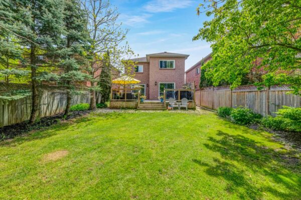 353-Pickering-Crescent-Newmarket-Web-Salisbury-56