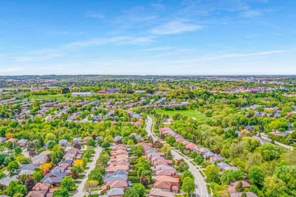 353-Pickering-Crescent-Newmarket-Web-Salisbury-59