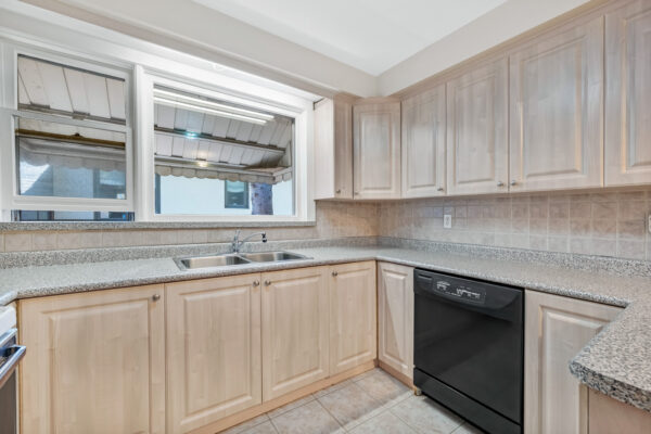 39-Viamede-Crescent-Toronto-Web-Salisbury-23