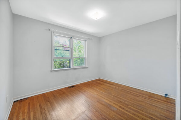 39-Viamede-Crescent-Toronto-Web-Salisbury-36