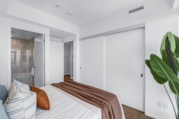 5-Soudan-Avenue-#2814-Toronto-Web-Salisbury-29