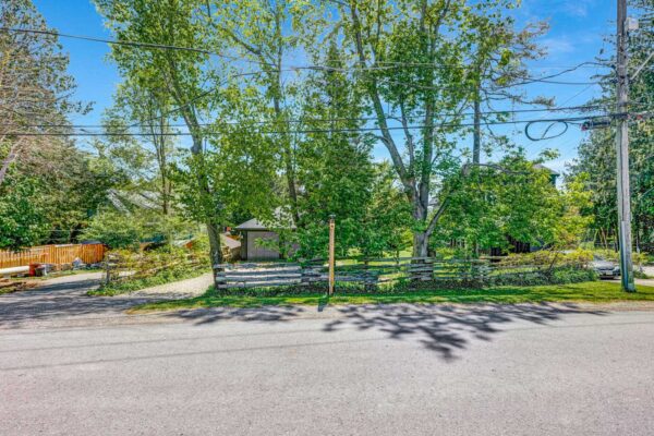 75-Cedarvale-Boulevard-Stouffville-Exterior-Web-Salisbury-5