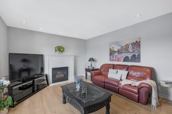 76-Deerchase-Circle-Vaughan-Web-Salisbury-21