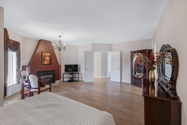 76-Deerchase-Circle-Vaughan-Web-Salisbury-29