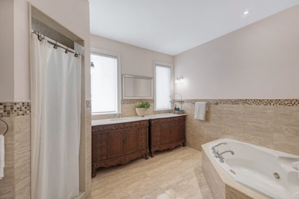 76-Deerchase-Circle-Vaughan-Web-Salisbury-31