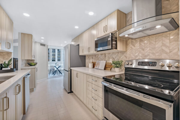 10-Kenneth-Avenue-#406-Toronto-Web-Salisbury-17